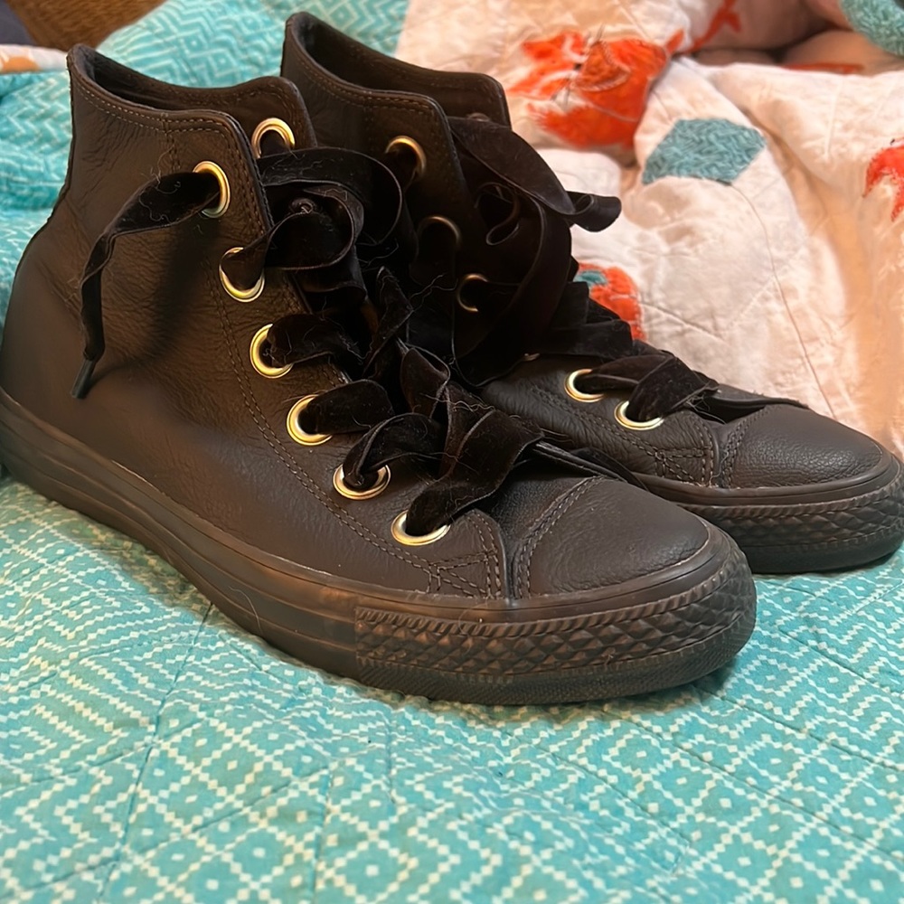 Converse leather high top with velvet laces
